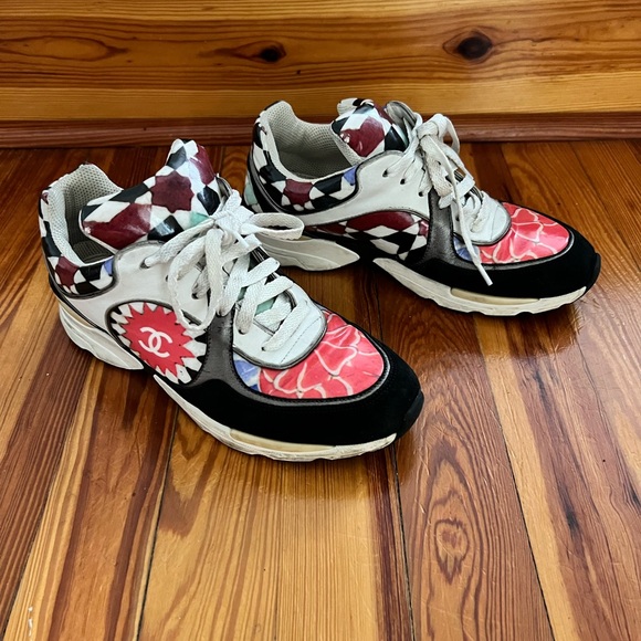 Chanel sneaker - Picture 1 of 13